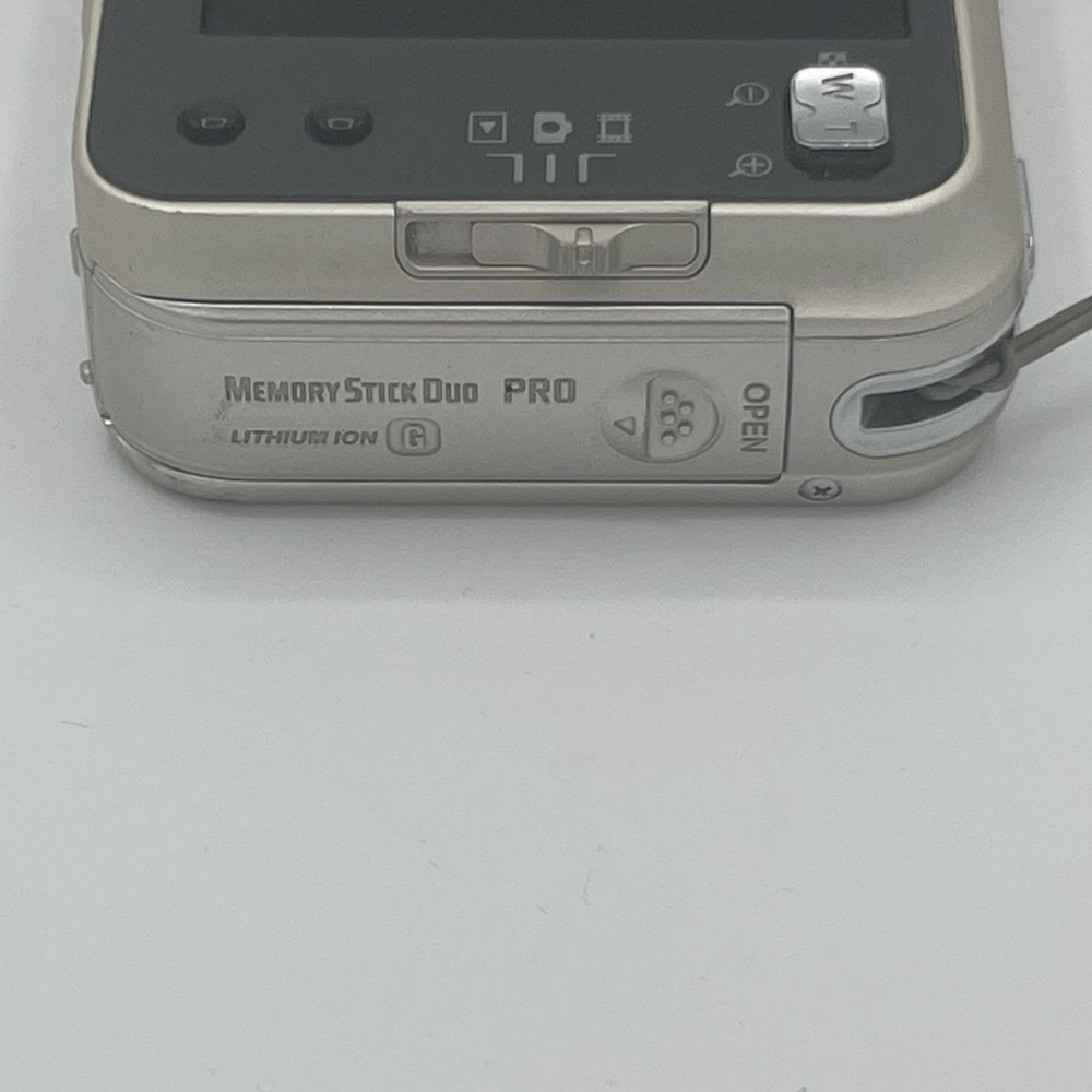 Sony Cyber-shot DSC-N2 10.1MP 3x Optical Zoom CCD Digital Camera - PARTS ONLY - Picture 7 of 9